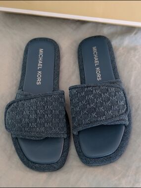 Michael Kors Blue Denim Slide Sandals Monogram Size 8 NEW